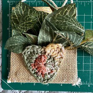 Kitchen magnet floral hanger